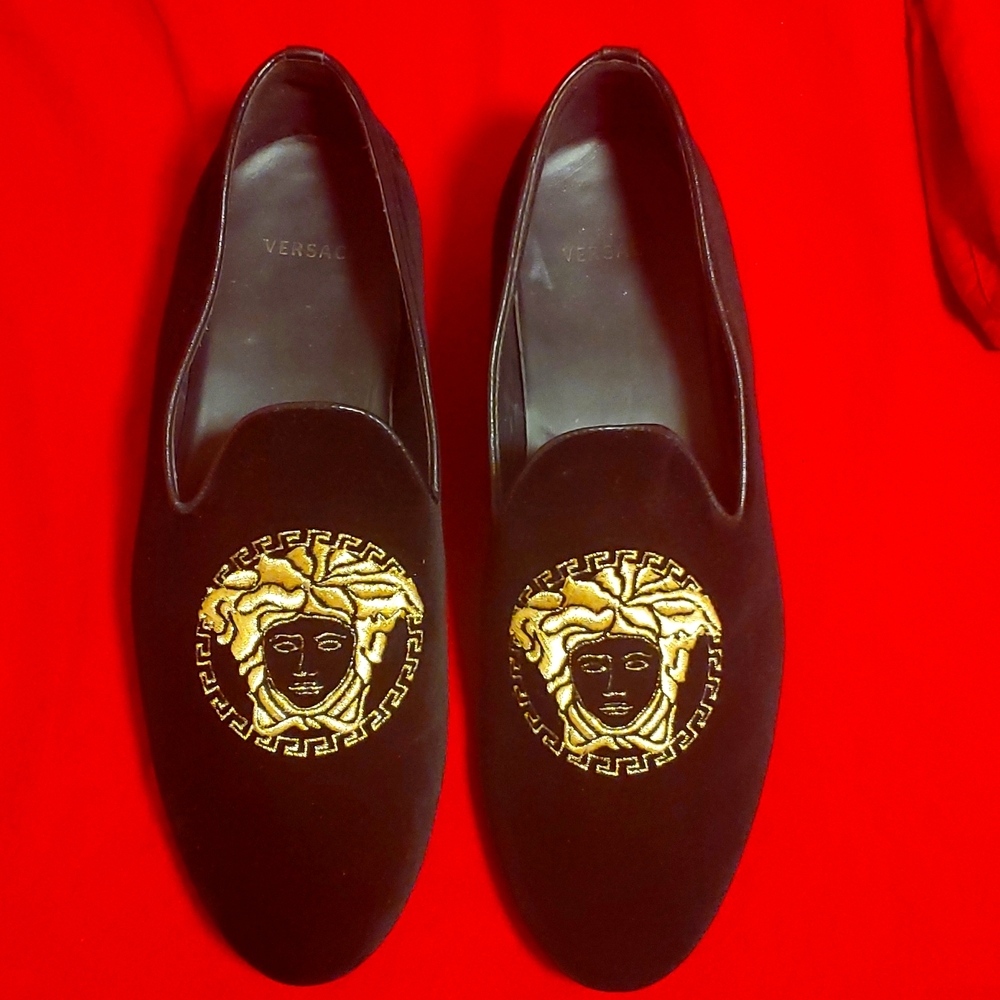I'm selling a versace loafers I wore it once n it's small for me size 8us 41eu